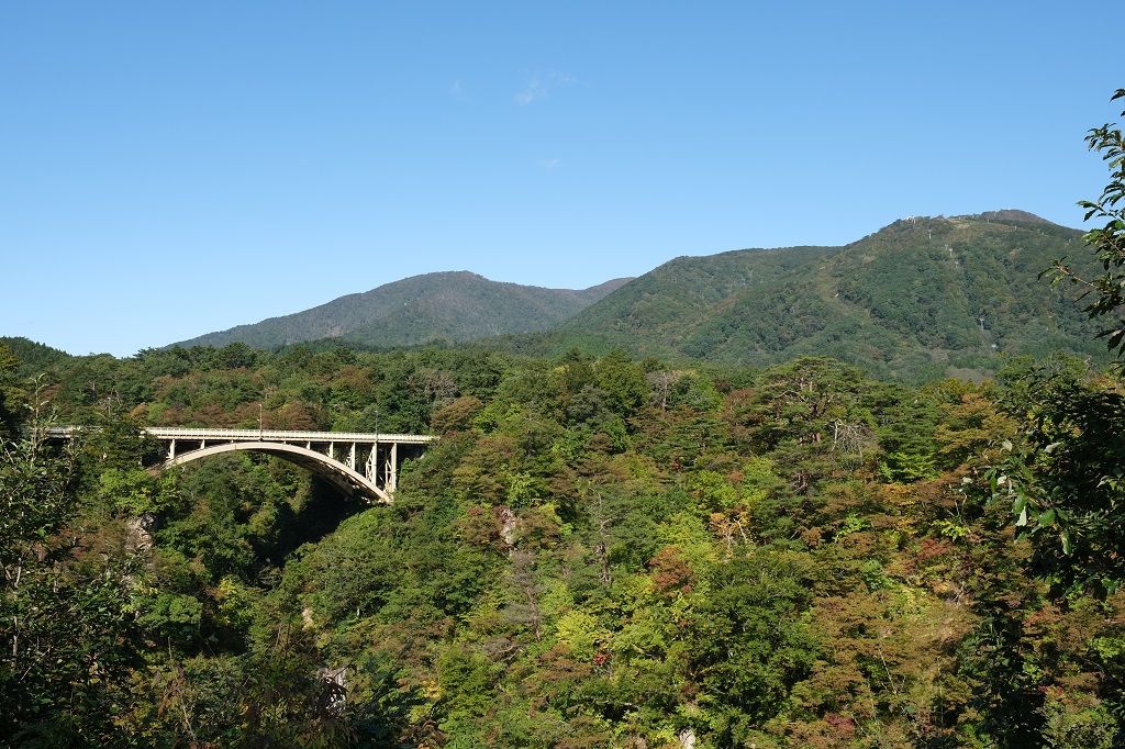鳴子レストハウスからの鳴子大橋の風景写真