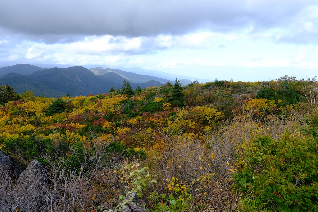 X-T3で撮影のレビュー・須川岳の紅葉の写真