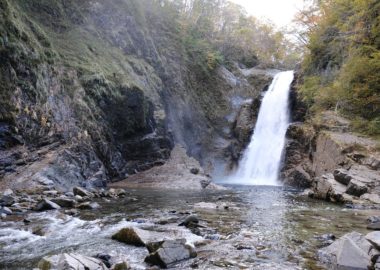 秋保大滝の滝つぼの写真の作例