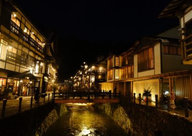 銀山温泉の夜の写真